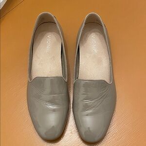 Vionic Women's willa Loafers wide width